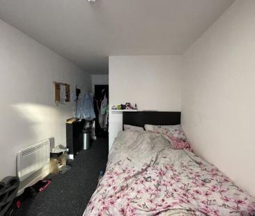 5 bedroom flat to rent - Photo 2