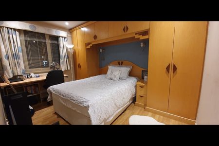 3 Bed Terraced House, Burford Close, IG6 - Photo 3