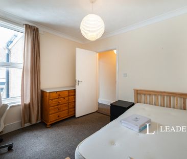 3 bedroom house to rent Goodwood Road, Southsea, PO5 - Photo 3