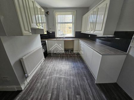 3 bedroom semi-detached house to rent - Photo 3