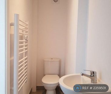 1 bedroom flat to rent - Photo 6