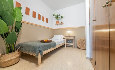 Carrer de Garcilaso, Barcelona, Catalonia 08027 - Photo 4