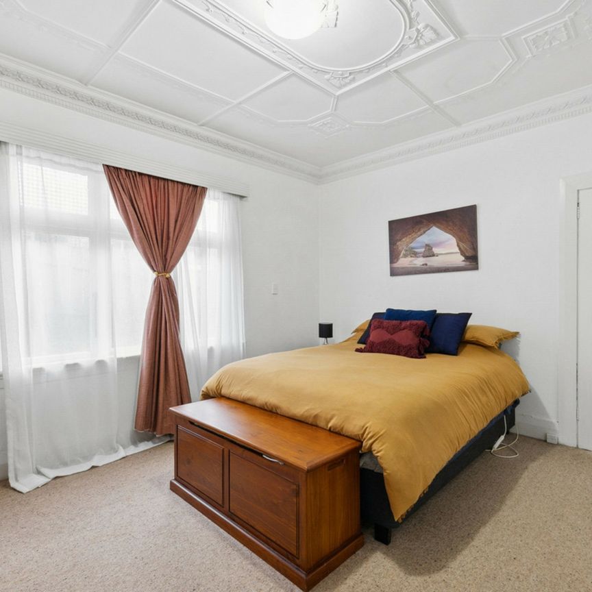 A tidy and spacious home! - Photo 1