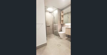 Beautiful One Bedroom Plus Study Room Apartment For Lease !!! - Photo 3