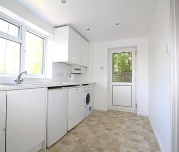 Wentworth Crescent - Photo 2