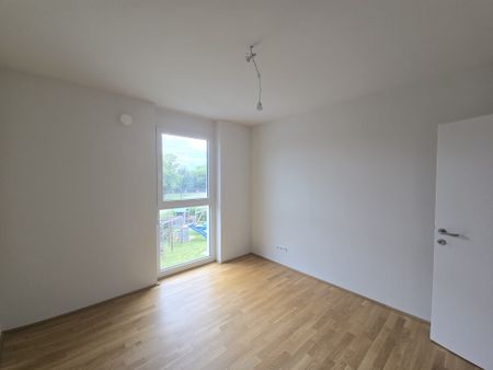 Neuwertige 3 Zimmer Wohnung mit Balkon in zentraler Lage - Harter Straße 86 - Top 08 - Photo 2