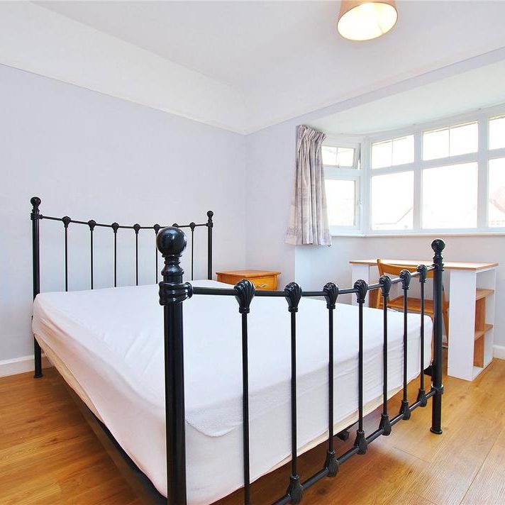 4 bedroom semi-detached house to rent - Photo 1