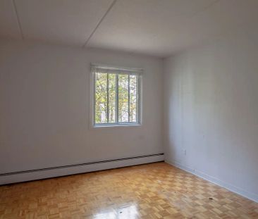 St. Lambert — 2 Bedroom - unit 309 - Photo 3