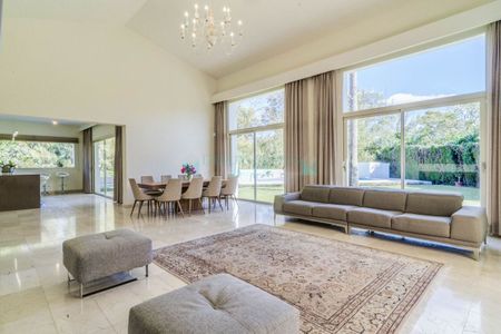 Villa for rent in Guadalmina Baja, San Pedro de Alcantara - Photo 2