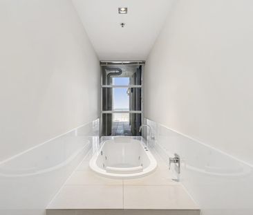 Luxury Beachfront Apartment with Uninterrupted Ocean Views – Henley... - Photo 3