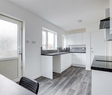 3 Bed End Terrace, Welstead Avenue, NG8 - Photo 5