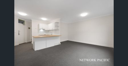 Experience the Best of Windsor - Modern 2 Bed, 2 Bath Apartment Near Chapel St and Alfred Hospital, Yet Peaceful and Quiet - Photo 3