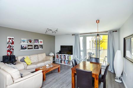 2 bedroom apartment to rent - Photo 2