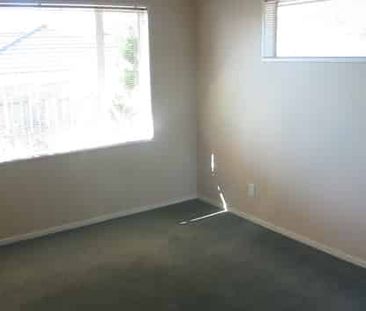 *** TIDY THREE BEDROOM HOUSE *** - Photo 1