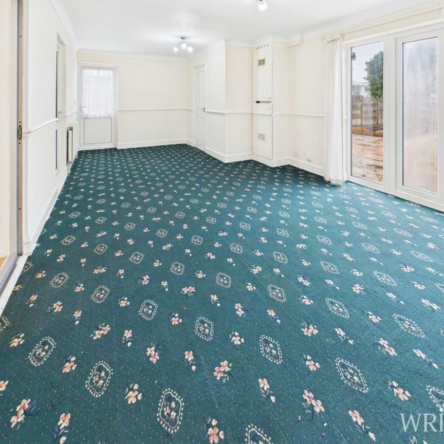 4 bedroom Detached House - Daniells, Welwyn Garden City - Photo 1