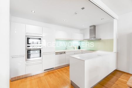 Pronájem bytu 4+kk 130 m², Senovážné náměstí 1465, Praha - Photo 2