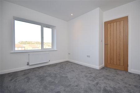 48, Kirkdale View, Leeds, West Yorkshire, LS12 6AR - Photo 2