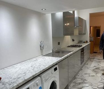 Room in a Shared House, Leigh Road, E6 - Photo 6
