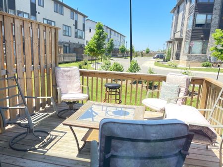 For Lease - 2056 Meadowgate Boulevard, London South, Ontario - Photo 4