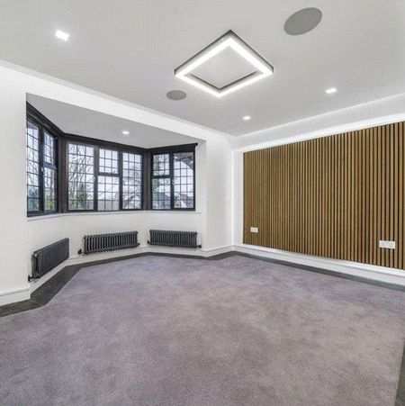 3 bedroom apartment to rent - Photo 2