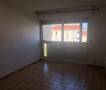 Location Appartement 1 pièce 32m² ST ETIENNE 42000 - Photo 1
