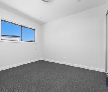 Contemporary Townhouse in an Ultra-Convenient Setting - Photo 5