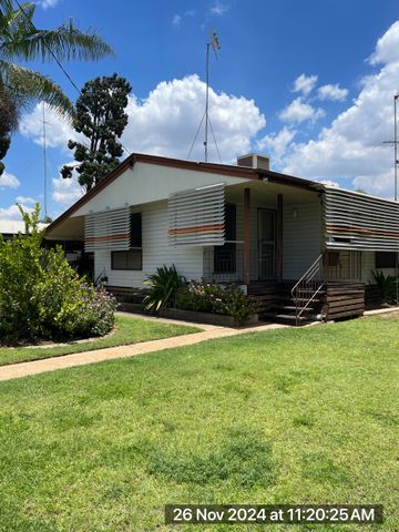 Family Home in the Heart of Moranbah - Photo 2