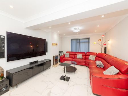 5 bedroom semi-detached house to rent - Photo 3