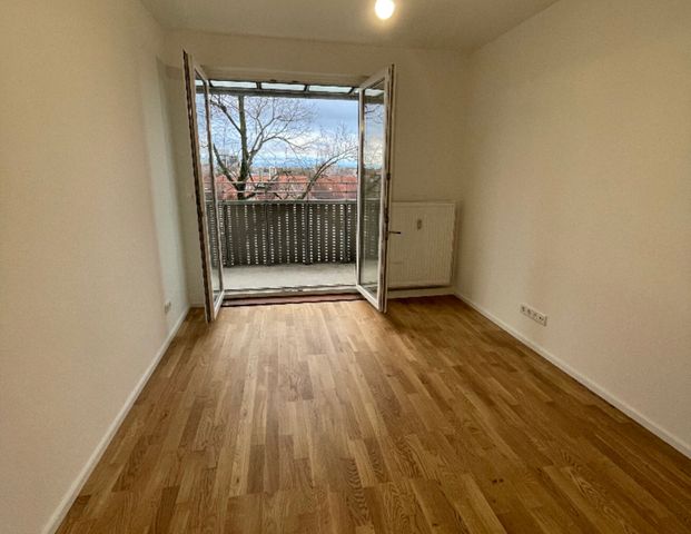 Mietwohnung in Nürnberg - Sportlich in den Frühling! Frisch renovierte 2-Zimmer-Whg. im 4. OG mit Balkon - Photo 1