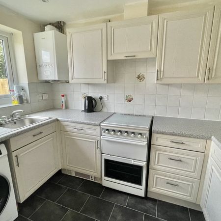 Stanley Park Court - Photo 3