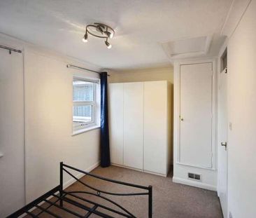 Manor Vale, Brentford, TW8 - Photo 4