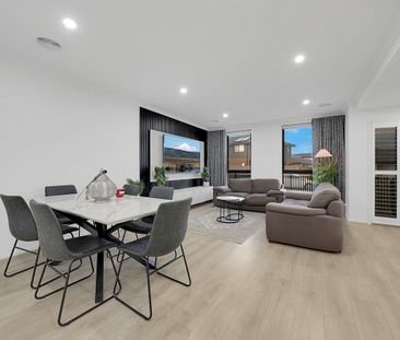 Stylish and conveniently located! - Photo 6