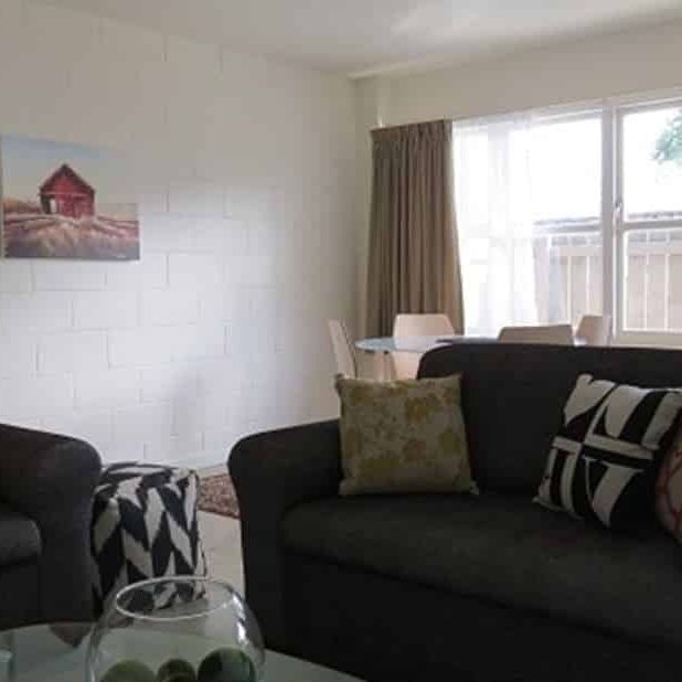 Furnished 2BR Apartment in prime location - Photo 1