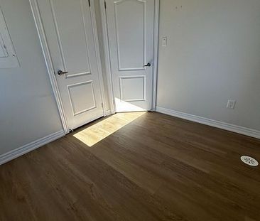 For Lease - 7 Waterleaf Road Unit# Coach, Markham, Ontario - Photo 2