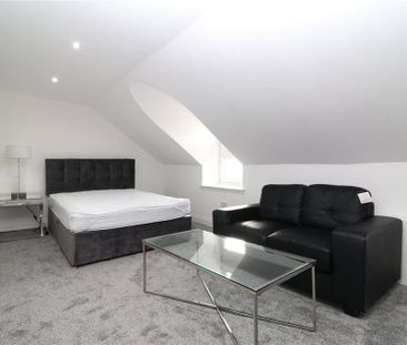 Studio to rent - Photo 1