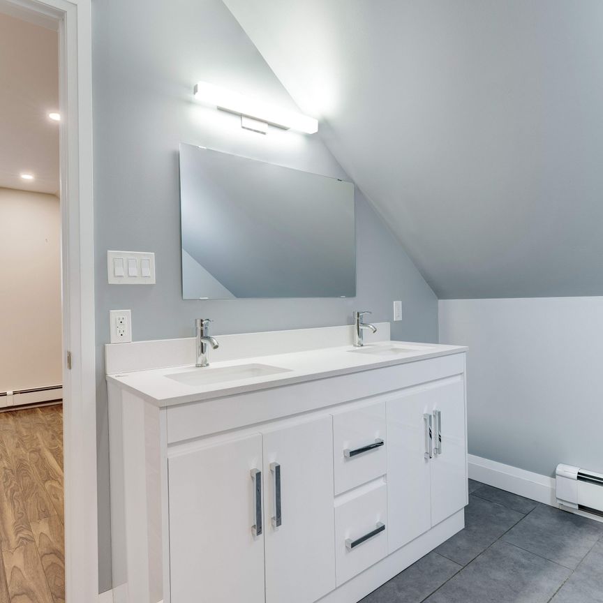 For Lease - 152 Sanford Avenue Unit# UPPER, Hamilton, Ontario - Photo 1