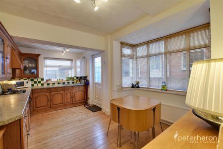 3 bedroom semi-detached house to rent - Photo 3