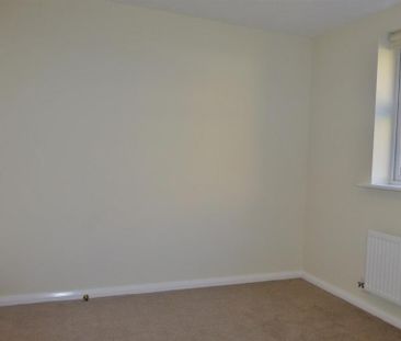2 bedroom maisonette to rent - Photo 2