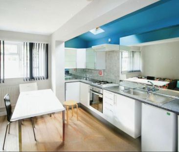 Room in a Shared House, Bluecoat Close, NG1 - Photo 4