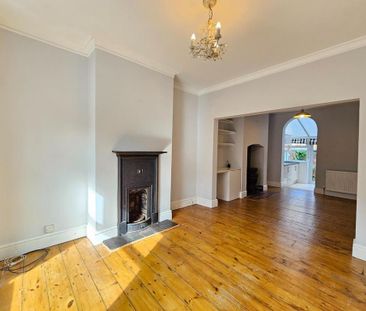 2 bedroom end of terrace house to rent - Photo 3