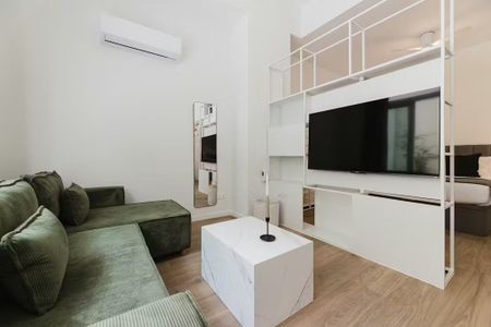 Carrer de la Democràcia, Valencia, Valencian Community 46014 - Photo 2