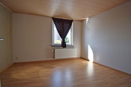 VOLLEDIG VERNIEUWDE RIJWONING - Photo 3