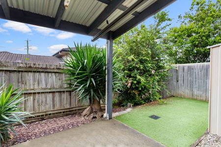 Charming Two-Storey Town House - Photo 5