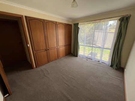 Spacious Four Bedroom Home in Quiet Cul-de-sac - Photo 5