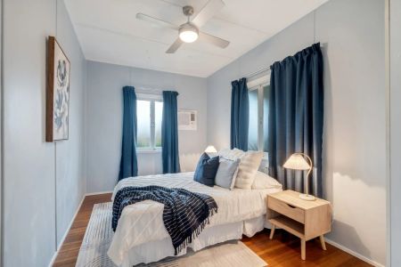 Timeless Charm with Modern Comfort - Castle Hill Views - Photo 5