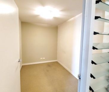 $800 for unfurnished 2 Bedrooms+Study apartment 1 Car - Photo 3