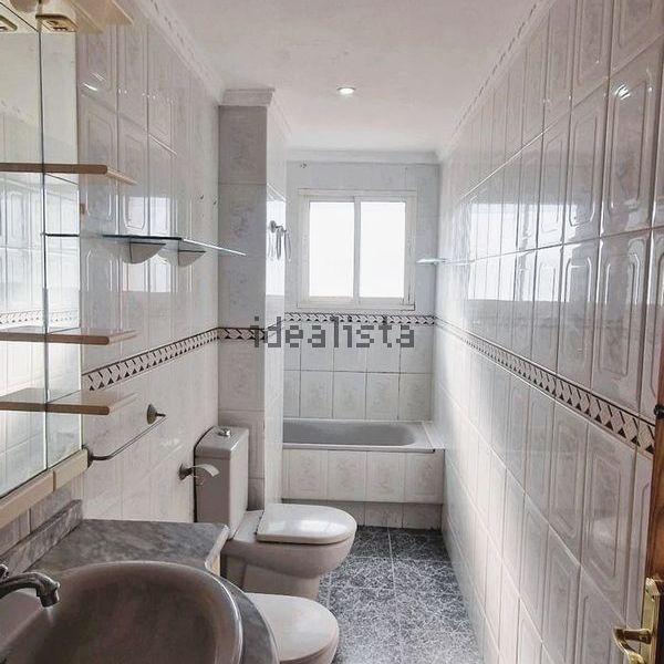 Alquiler de piso en Calle Pavero - Photo 1