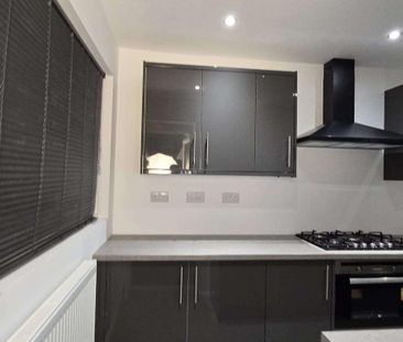 4 bedroom house of multiple occupation to rent - Photo 4