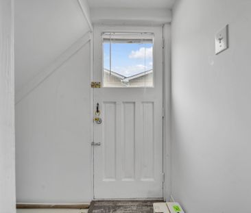 For Lease - 121 Carberry Crescent, Brampton, Ontario - Photo 4