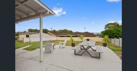 Renovated four bedroom home - Photo 4